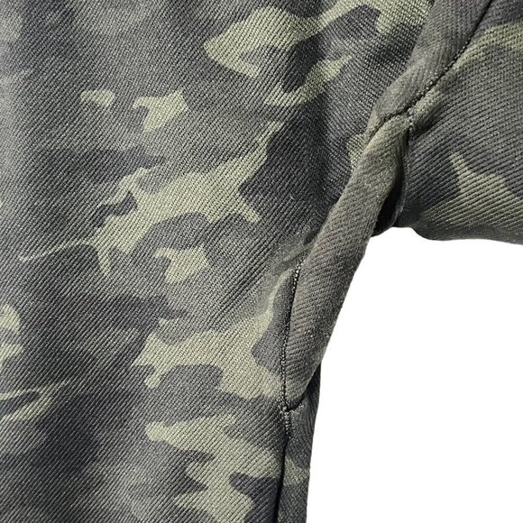 Spanx Look At Me Now Seamless Leggings Green Camo Size L Tummy Control - Picture 10 of 12